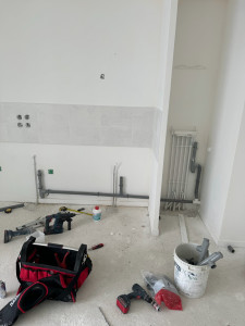 Photo de galerie - Travaux de plomberie en rénovation – mise en place des réseaux eau et évacuation, travail sérieux et soigné.