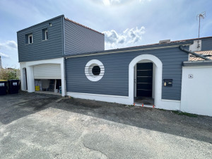 Photo de galerie - Remise d’une façade extérieur en peinture (bardage bois et peinture D2/D3)