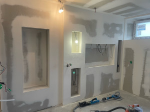 Photo de galerie - Création mur avec niches, plafonds, isolation etc. 
