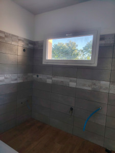 Photo de galerie - Pose de faïence dans une salle de bain 