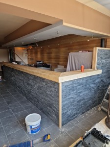 Photo de galerie - Fabrication d un bar en parement
