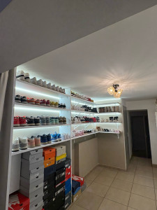 Photo de galerie - Conception d’un petit dressing à chaussures 