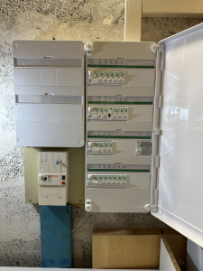 Photo de galerie - Remise en coformité d'un tableau électrique.