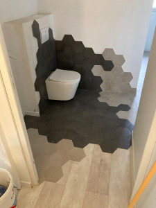 Photo de galerie - Pose de carrelage design et pose d'un WC suspendu 