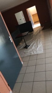 Photo de galerie - Peinture mur est porte 