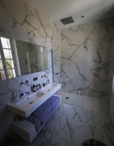 Photo de galerie - Création salle de bain dans vieux mas 