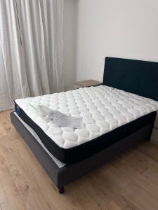 Photo de galerie - Montage de sommier avec tête de lit 