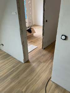 Photo de galerie - Pose de parquet complet sans  seuil de porte