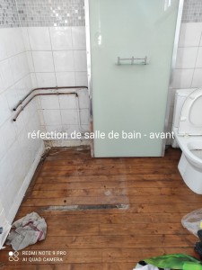 Photo de galerie - Réfection de salle de bain
pose de baignoire, déplacement du WC
avant