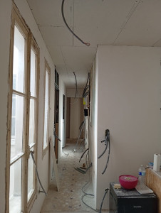 Photo de galerie - Installation électrique rénovation d'appartement à Paris en cours de réalisation 