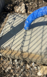 Photo de galerie - Dalle béton pour support borne électrique 