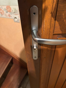 Photo de galerie - Ouverture plus remplacement serrure cylindre poignée 