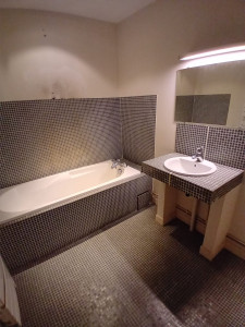 Photo de galerie - Rénovation de salle de bain 
Avant / Après 

Lille 