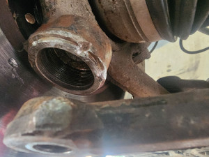 Photo de galerie - Changement rotule bras de suspension 