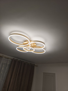 Photo de galerie - Installation lustre plafonnier 