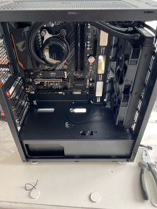 Photo de galerie - Montage ordinateur sur mesure 