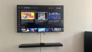 Photo de galerie - Installation de tv,câblage et tablette murale
