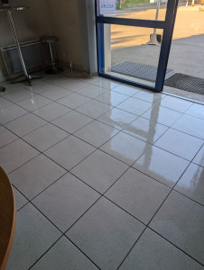 Photo de galerie - Nettoyage bureaux d' une entreprise tout les lundis soir