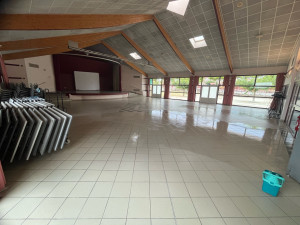 Photo de galerie - Nettoyage de salle des fêtes 