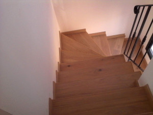 Photo de galerie -  pose parquet flottant  escalier