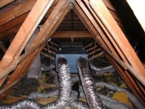 Photo de galerie - Pose de ventilation double flux dans les combles pour une meilleur qualité d'air dans votre maison.