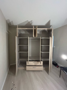 Photo de galerie - Montage dressing IKEA 