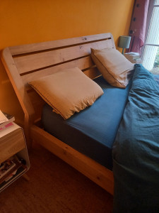 Photo de galerie - Fabrication d'un lit avec tête inclinée