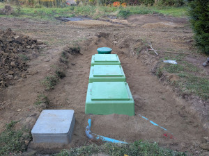 Photo de galerie - Assainissement avec mise en place d'un filtre compact avec pompe de relevage 