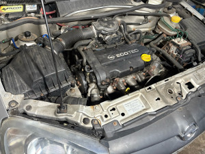 Photo de galerie - Remplacement collecteur d’échappement / catalyseur sur Opel corsa. 