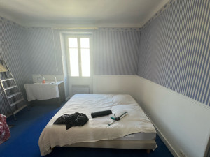 Photo de galerie - Retrait tapisserie abîmée et création d un soubassement 