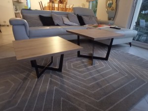Photo de galerie - Nouveau petit création de tables gigognes piètement en acier non galvanisé plateau en chêne massif  pose d'un vernis 