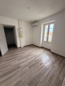 Photo de galerie - Pose de parquet et de plinthes