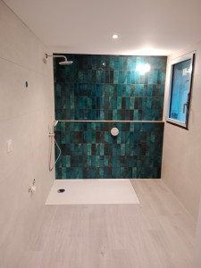 Photo de galerie - Pose de carrelage dans salle de bain neuf 