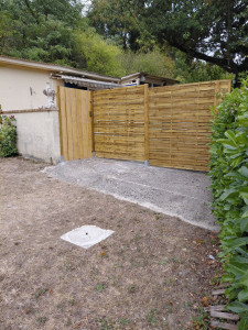 Photo de galerie - Fabrication et installation claustras et portillon en bois. 
