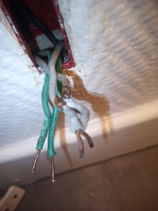 Photo de galerie - Ancienne prise de courant sur un mur finaliser 