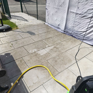Photo de galerie - Nettoyage terrasse , volet piscine , abri de piscine et autres 