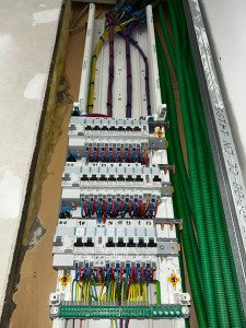Photo de galerie - Tableau électrique Legrand 3 rangées (13 modules) 