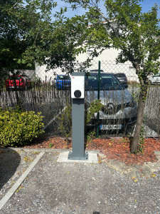Photo de galerie - Pose d une borne de recharge I.R.V.E