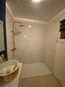 Photo de galerie - Salle de bain entièrement rénovée
