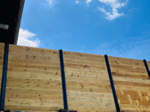 Photo de galerie - Clôture de jardin et planche en bois 