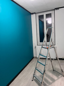 Photo de galerie - J’ai monter une cloison dans une grande chambre afin d’en faire deux petites chambres ! pose d’une cloison en placo ainsi que la porte et rénovation complète des deux nouvelles pièces 