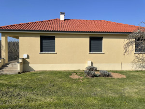 Photo de galerie - Travaux de ravalement de façade et d'hydrofuge toiture coloré effectué