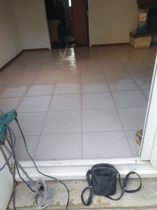 Photo de galerie - Pose carrelage salon