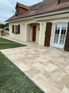 Photo de galerie - Pose travertin terrasse 