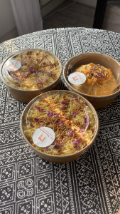 Photo de galerie - Seffa au poulet et tfaya et pastilla au poulet