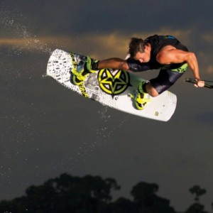 Photo de galerie - wakeboard jobe super état et très maniable idéal débutant avec palonnier!