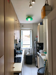 Photo de galerie - Pose d’un plafonnier en verre 