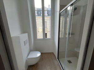 Photo de galerie - Pose wc suspendu et paroi de douche 