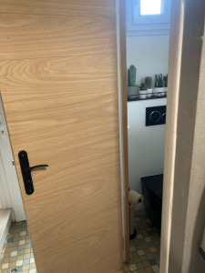 Photo de galerie - Pose des portes sur mesure