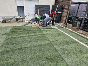 Photo de galerie - Pose du gazon 